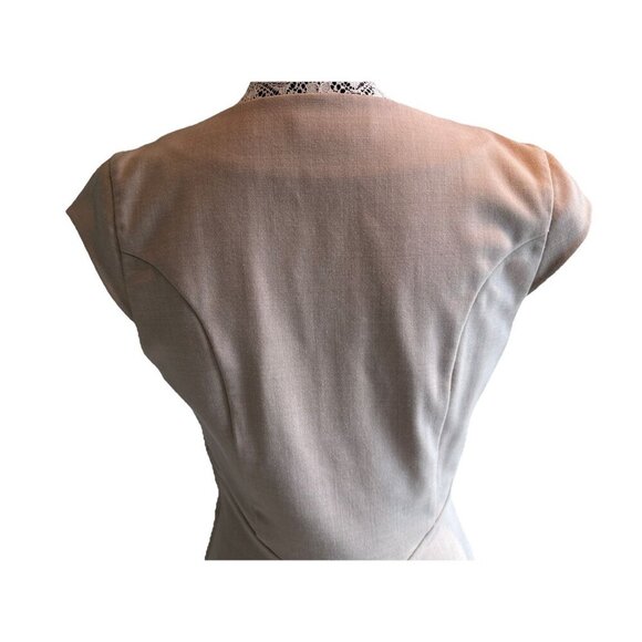 Guess By Marciano Cream Dress Size 8 41% Wool Fine Lines Structured Silhouette - Picture 5 of 14